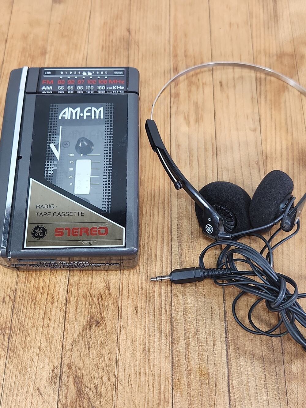 Vintage GE 3-5470B AM/FM Stereo Cassette Player Walkman Headphones Parts